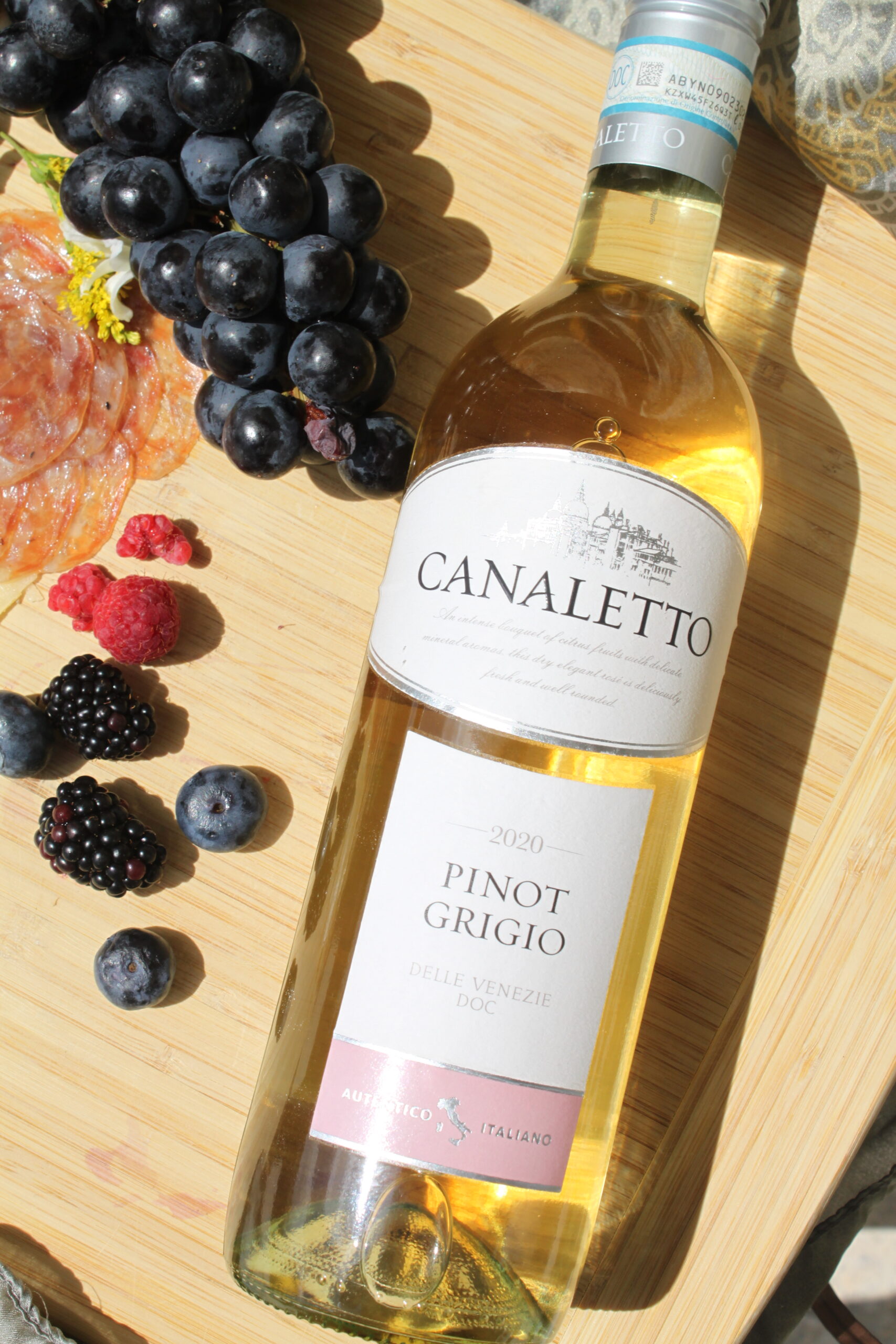 Canaletto Pinot Grigio delle Venezie DOC: A Celebration of Elegance and Craftsmanship